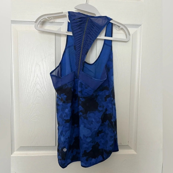 ! Lululemon Women Vent It Out Singlet Sz 4 Clouded Dreams Sprinkler Sapp… - Picture 2 of 3